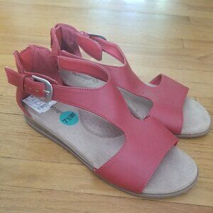 Baretraps Red Women's Sandals Size 7.5 Wide NWTO